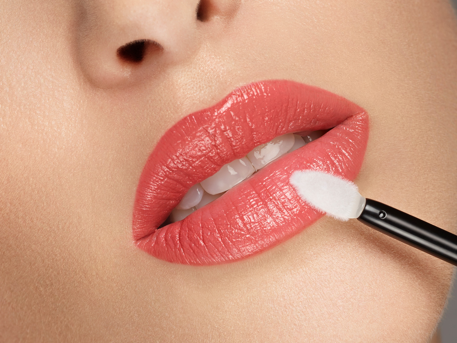 Retouch by Lucia Arin Pintos. Photo: Roberto Ligresti