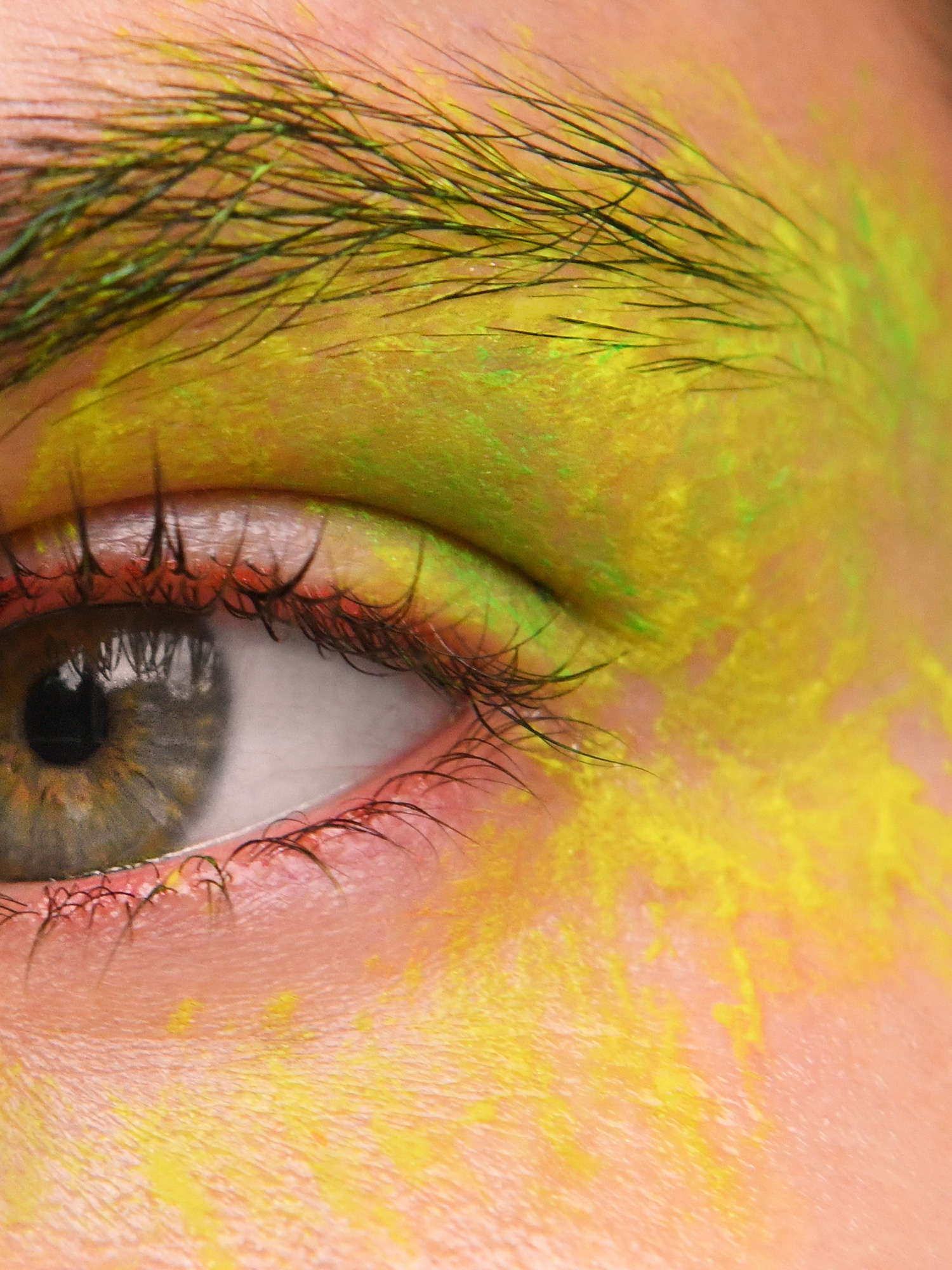Retouch by Lucia Arin Pintos. Photo: Mateusz Sitek